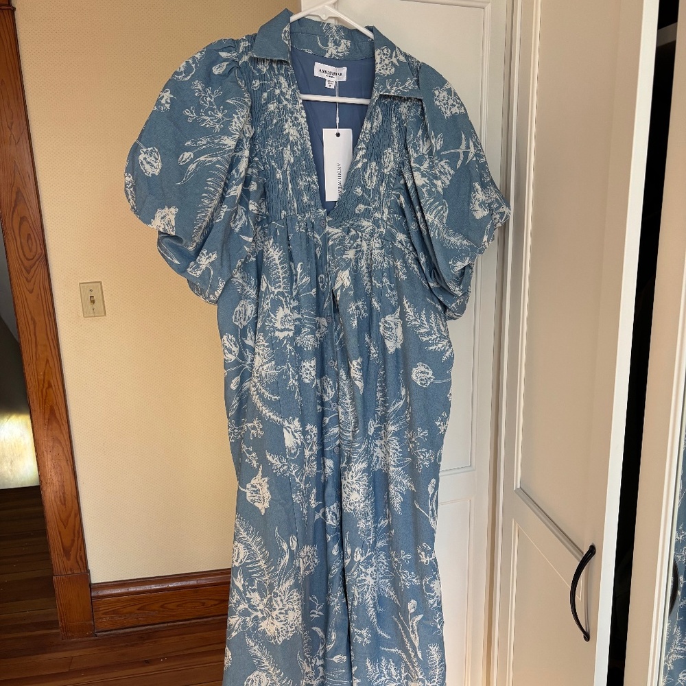 Anniewear Smocked Midi Blue Floral Dress